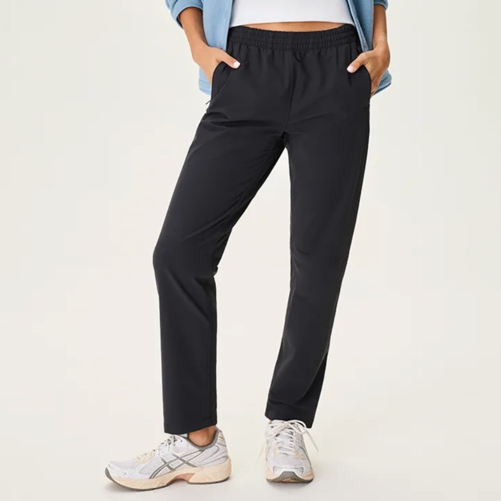 Outdoor Voices women’s Black RecTrek pants in size medium
